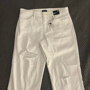 NWT White cropped distressed jeans